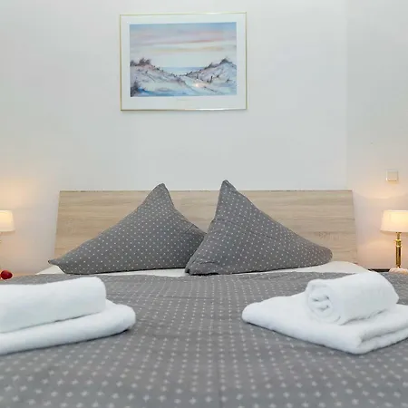 Duenenstrasse 24 别墅 *