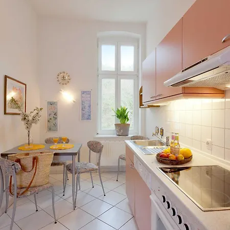 Duenenstrasse 24 别墅